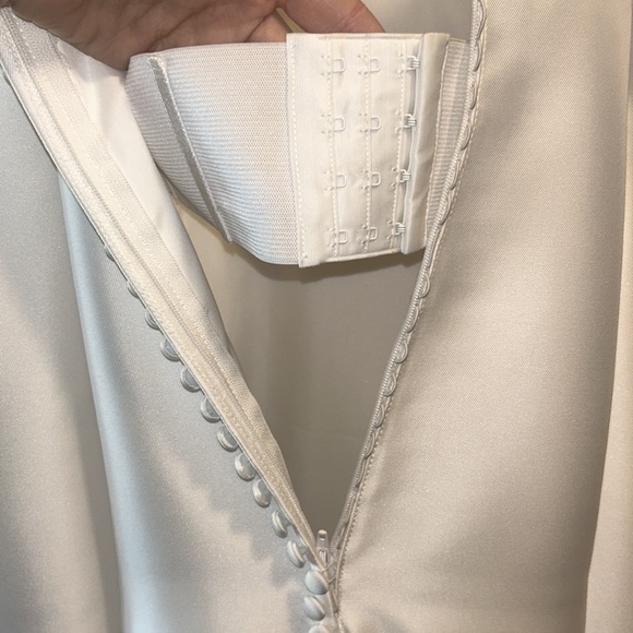 Mori Lee Mermaid Cut Wedding Dress - Picture 9 of 13